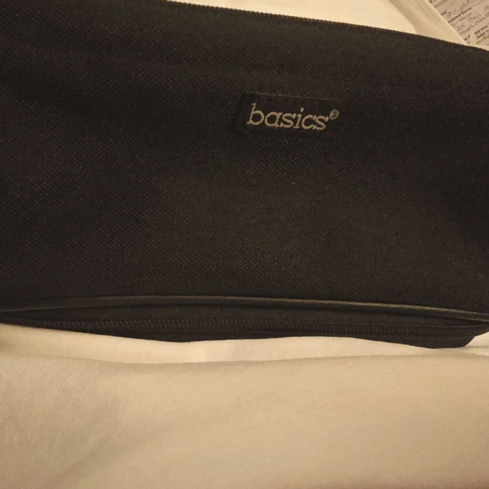 NWOT - Basics Black Toiletries Organizer